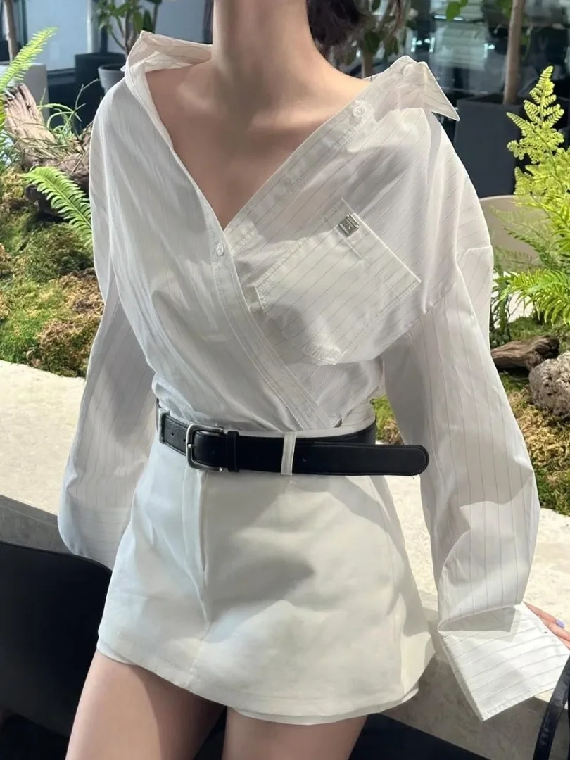

Chic White Women's irt Versatile Faionable Spring 2026 Design Sensation Two-Way Wearabili Korean Sle Bubble Sve