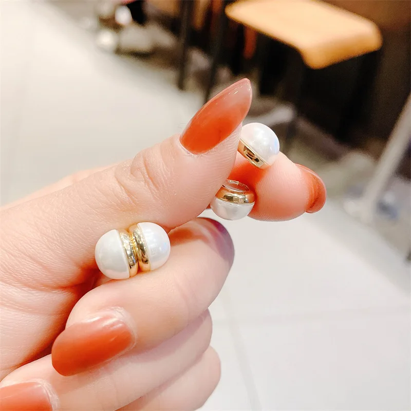 

Magnetic ear hole free pearl ear clip, elegant temperament for women, magnet earrings, fashionable and versatile ear accessories