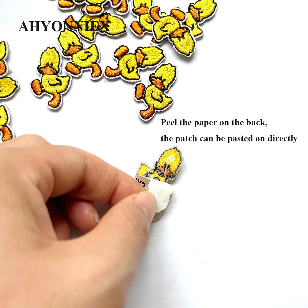 10pcs/Lot Small Yellow Duck Patch Embroidery Sticker Paste Directly Patches for Clothing Applique DIY Clothing Accessories