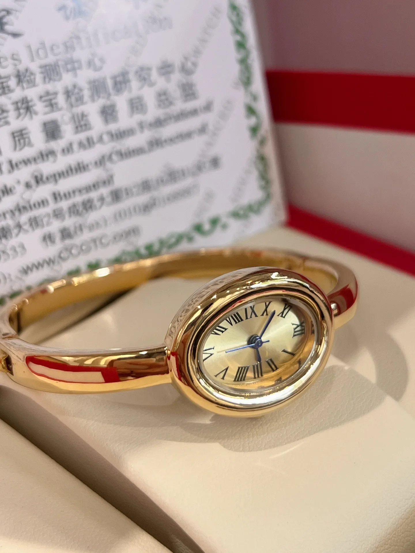 2025 سوار جديد نمط المرأة كوارتز فاخر كرونوغراف ثلاثي اليد