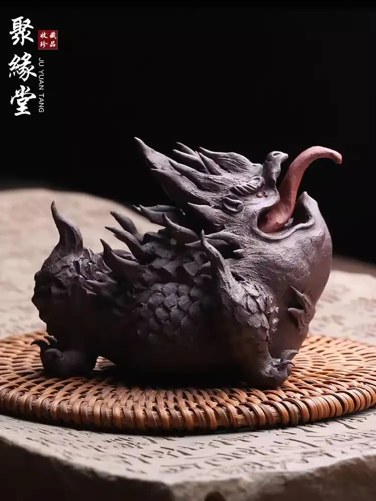 Yixing Purple Clay Pet Ornament, Fortune-Attracting Three-Legged Golden Toad, Masterfully Handcrafted Accessory, Suitable For