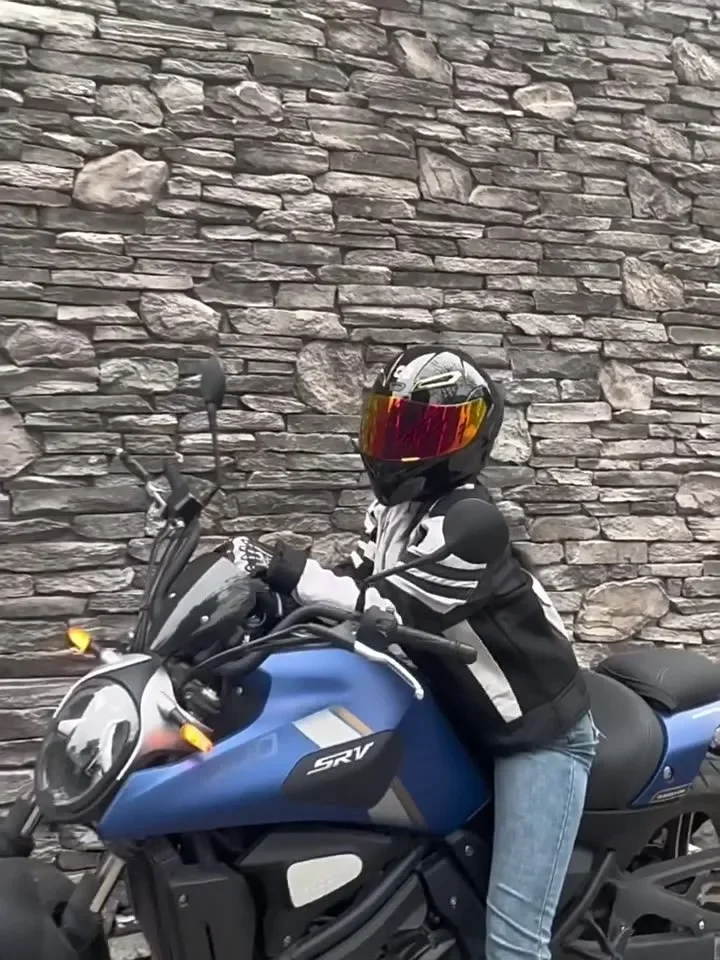 

Flip-Up Modular Motorcycle Helmet for Men & Women – Dual Lens Full Face All Season Helmet