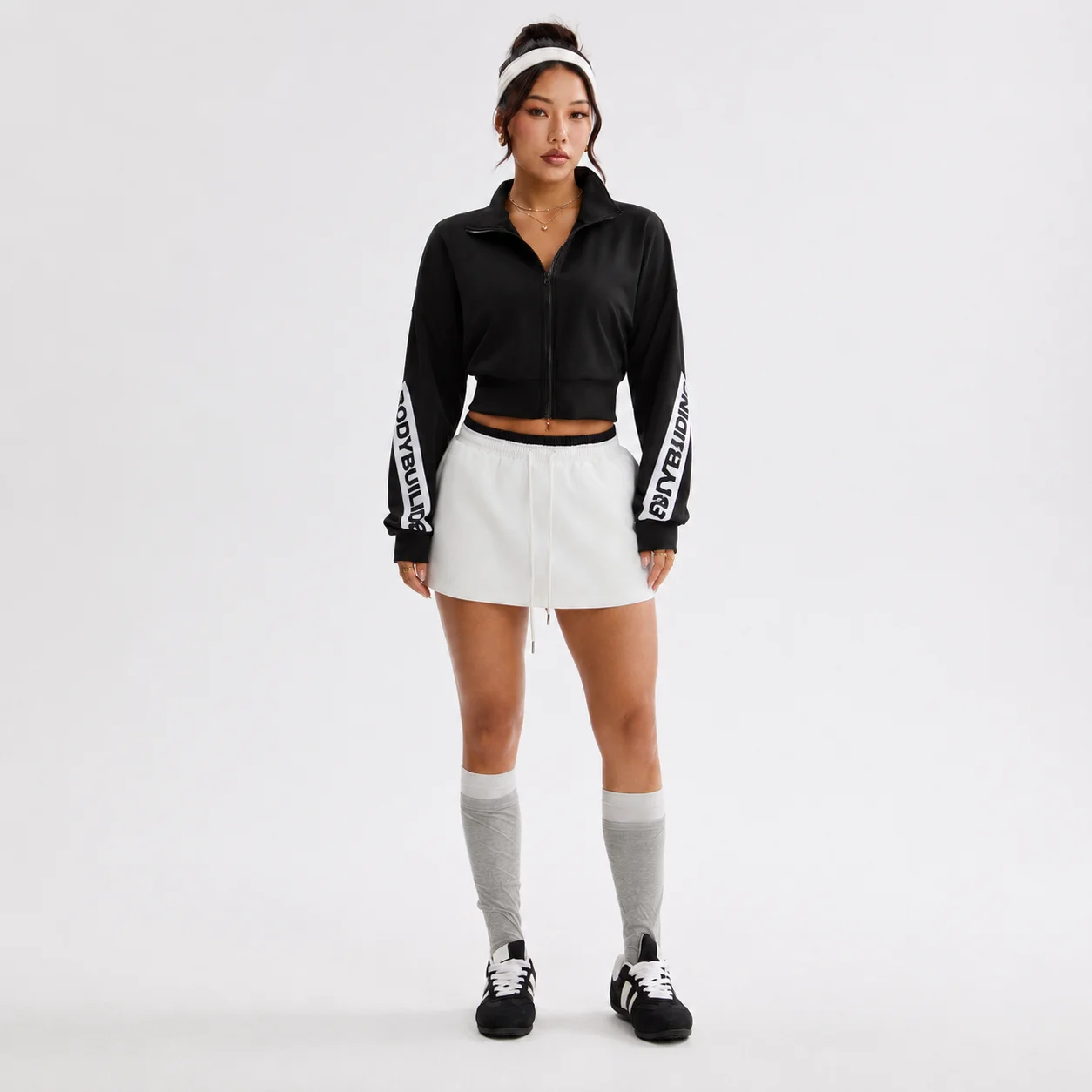 EOENKKY Women Cropped Track Jacket Stand Collar Zip Up Long Sleeve Letter Print Sports Coat for Gym Yoga Running Streetwear