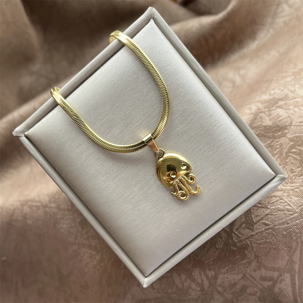 Gold Plated Octopus Necklace For Women Unique Jellyfish Pendant Bridesmaid Wedding Dainty Ocean Jewelry Snake Blade Chain Choker