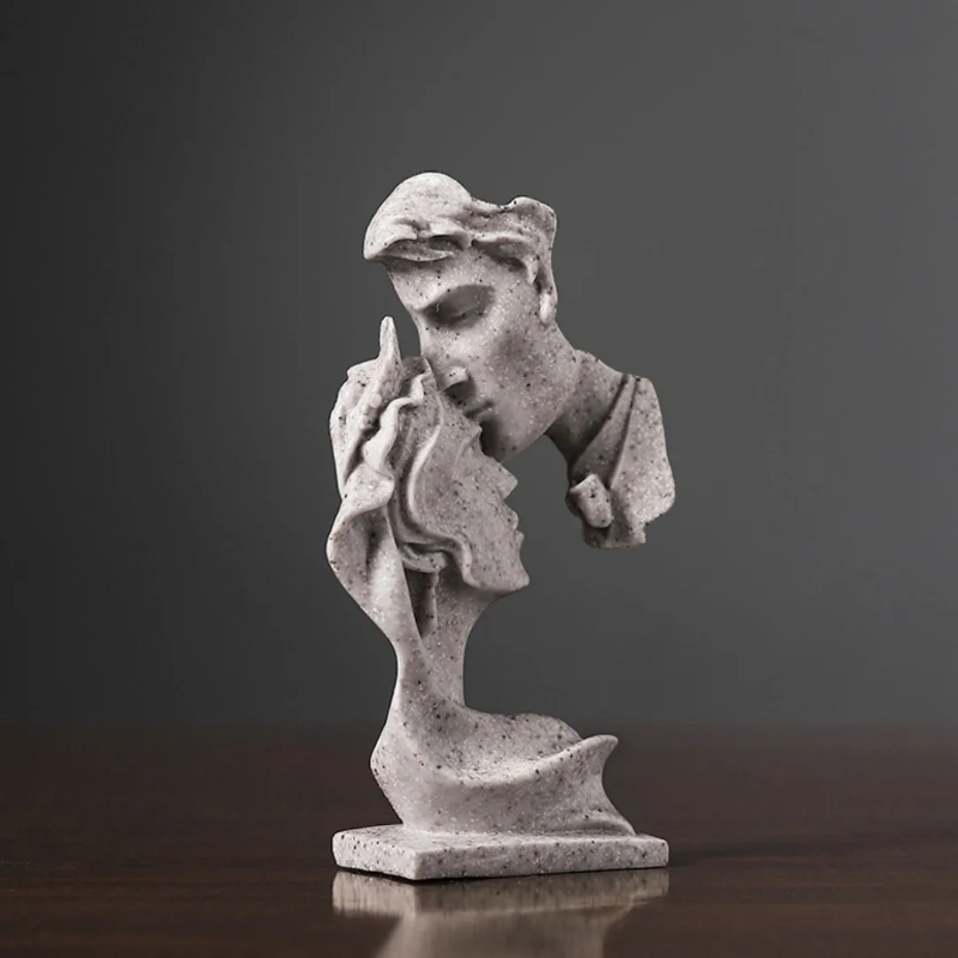 

Mini Resin Lovers Statue Figurine Kissing Posture Model Craft Sculpture Ornament Home Decor Desktop Wine Cabinet Decoration