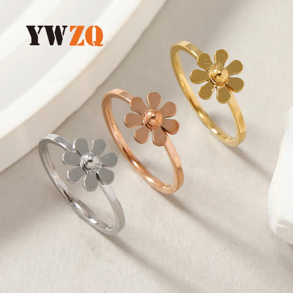 1 個ホット販売ファッショナブルなチタン鋼リング溶接プレートデイジーフラワークールスタイル人差し指リングステンレス鋼ジュエリー