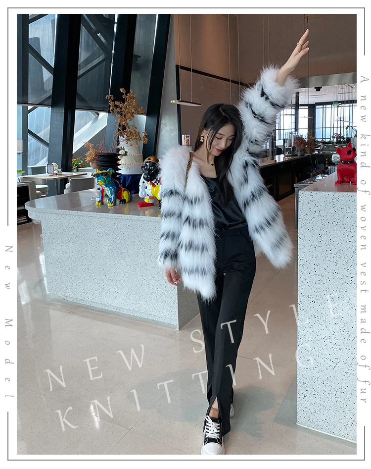 Fur CoatNew Raccoon Fur Woven Fur Coat With Fox Fur In Black And White - Fashionable And Youthful Style