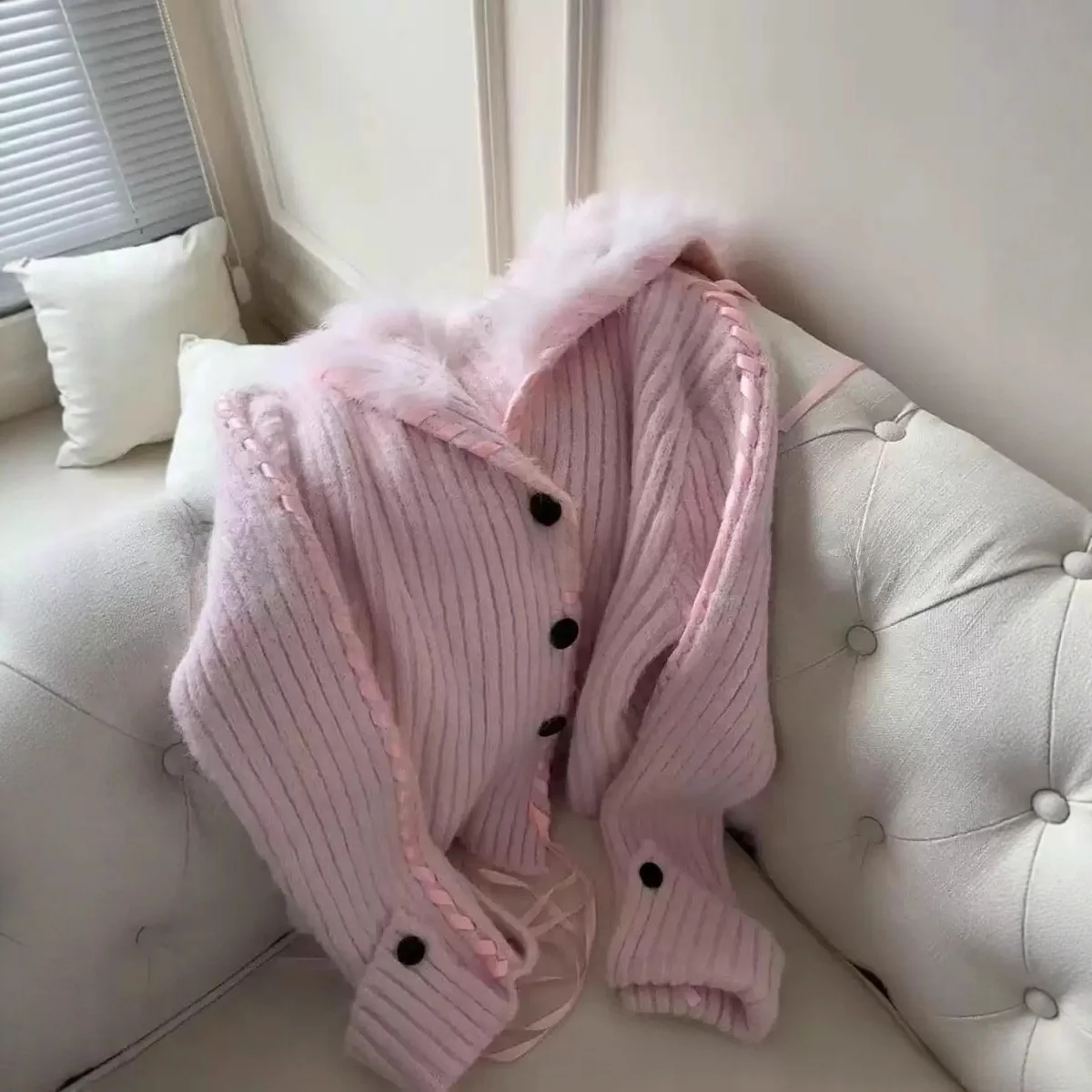 Cappotto maglione lavorato a maglia in pelliccia da donna Quattro colori Versatile colletto blu scuro Polsino rovesciato Manica lunga stile coreano