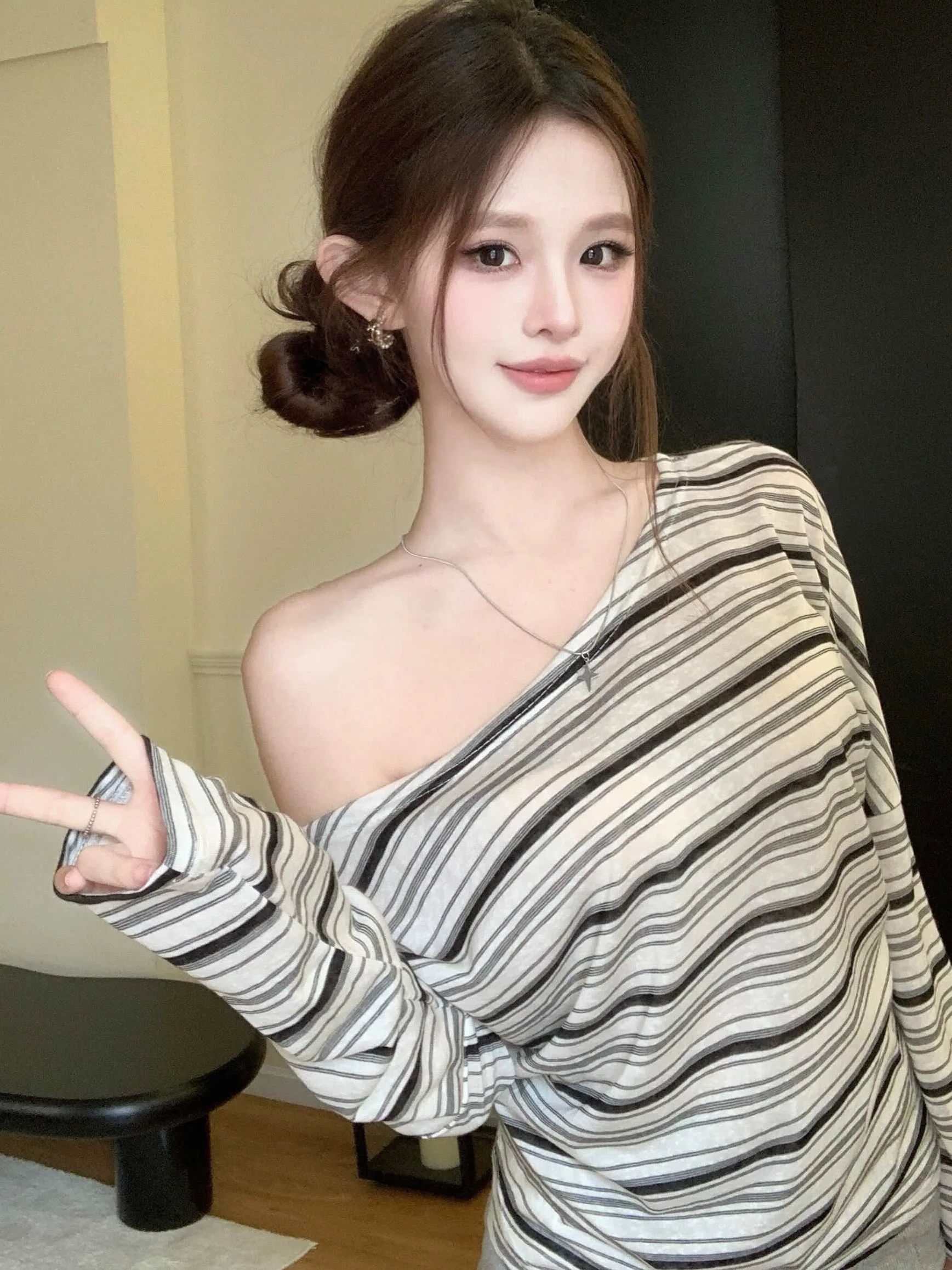 Casual Stripe Long Sleeve T-Shirt Women's Loose Fit Versatile Age-defying Slimming Summer Autumn Fashion Polyester Fiber