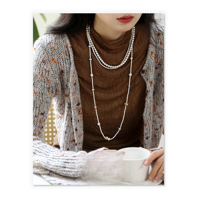 

European and American niche light luxury metal small square imitation pearl long sweater chain autumn and winter women