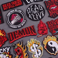 Demon parche táctico bordado para planchar – llama punk rayas