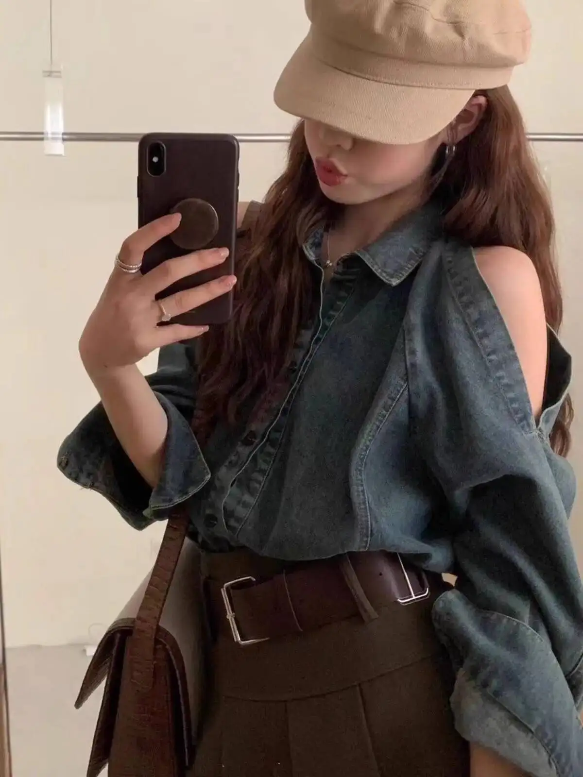 

Women's French Retro Off Shoulder Denim Shirt Jacket 2025 Autumn New Design Unique Niche Stylish Top