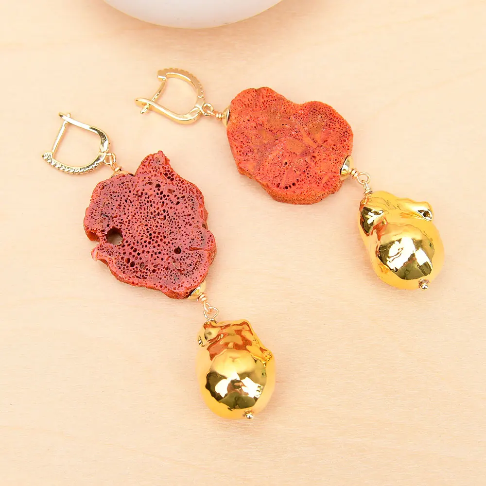 

Серьги-подвески G-G Natural с натуральным оранжевым кораллом и жемчугом в стиле барокко золотистого цвета