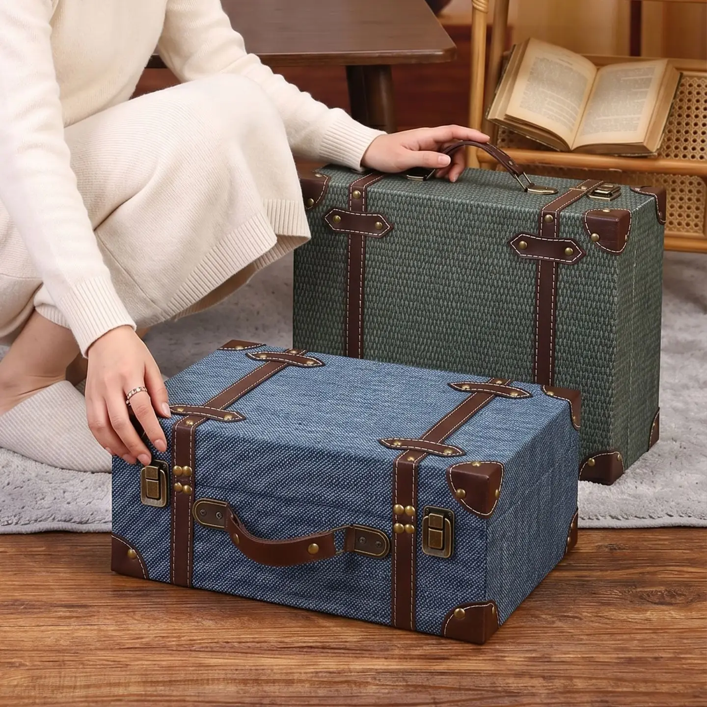 

Vintage Cloth-covered Woven Wooden Multi-purpose Household Handheld Storage Case for Photography Props Certificates etc