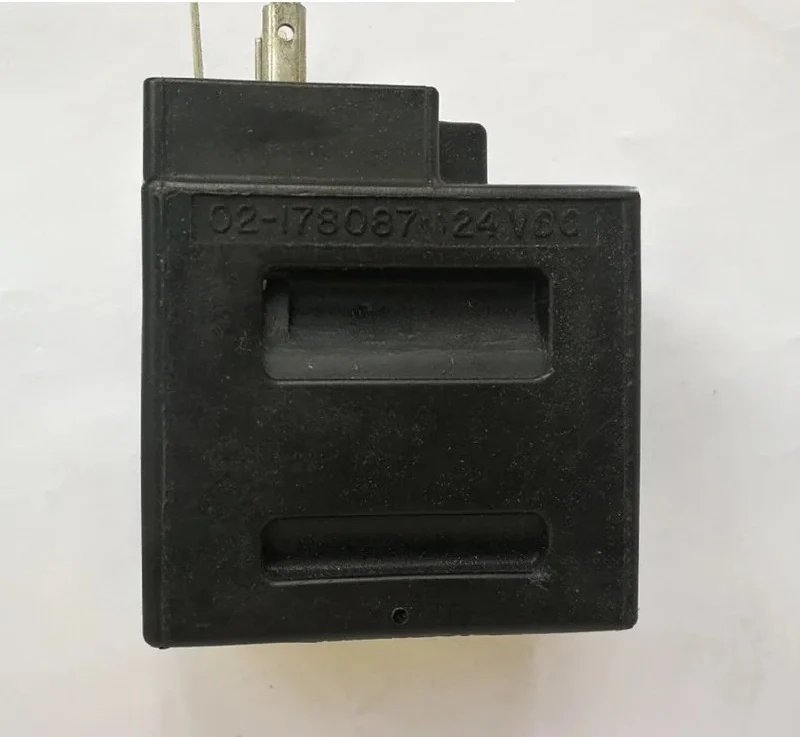 

Катушка 02-178087 178028 178065 178833 178166 178857 048 186958, продукт не является совершенно новым, как показано на картинке