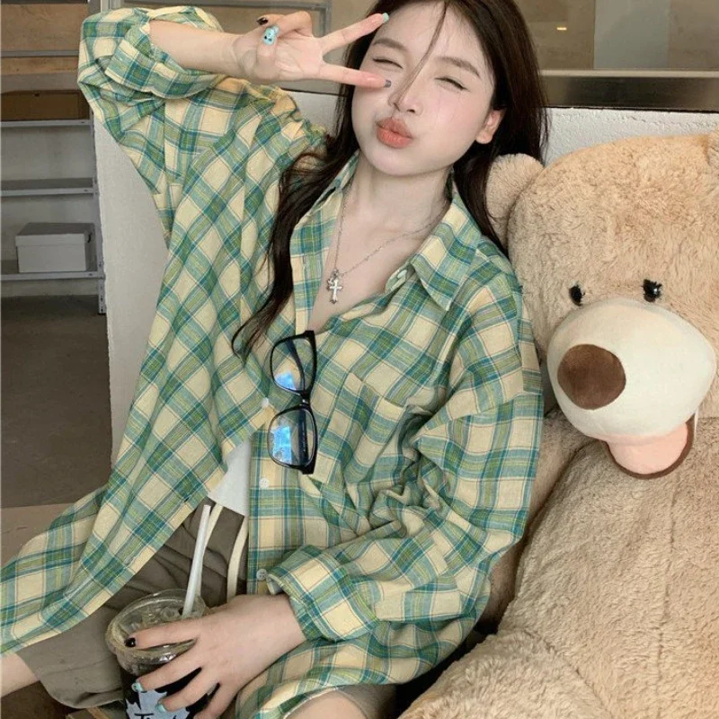 Green Plaid Shirts Women Harajuku Vintage Baggy Korean Style New Spring All-match Unisex Fashion Casual Schoolgirls Ins Clothing