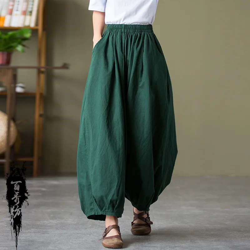 

A/W stone-washed linen harem pants with an elastic waist and cropped ankle length for a relaxed fit.
