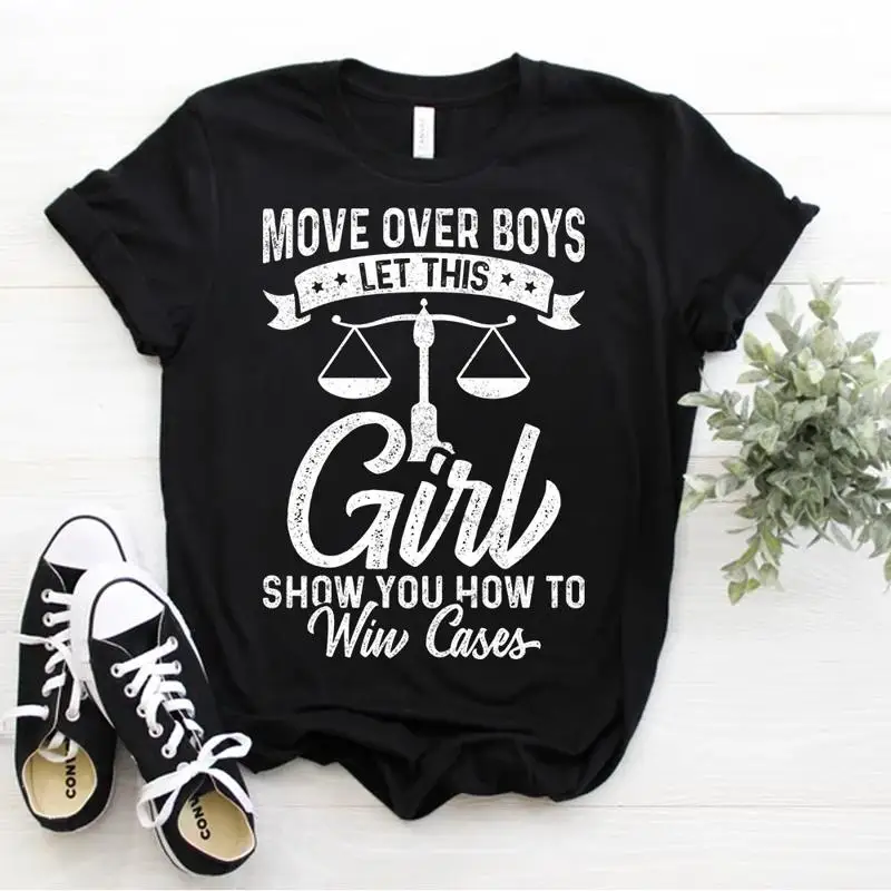 تي شيرت نسائي مضحك يتحرك فوق الأولاد، دع هذه الفتاة تظهرك كيفية الفوز به