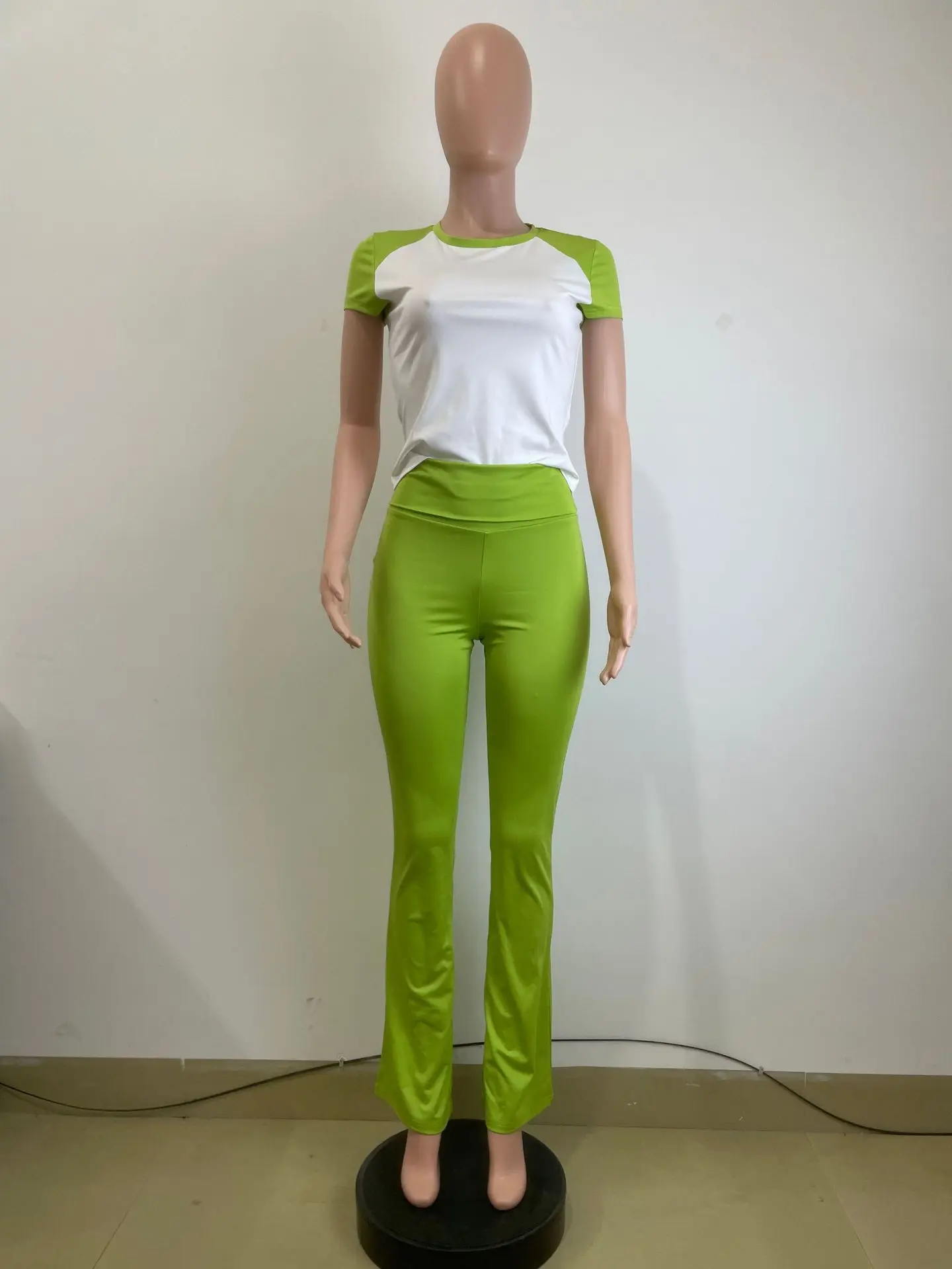 2025 Primavera Estate Donna Pantaloni da yoga Set Color Block Manica raglan Abbigliamento sportivo Completo a due pezzi Set da allenamento di media resistenza