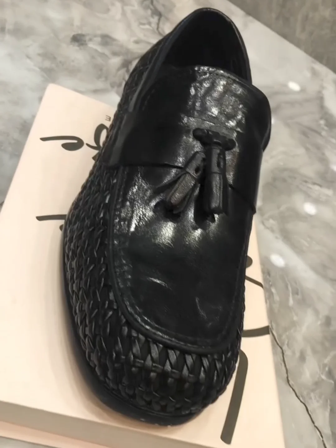 

Men's Comfortable Pure Leather Woven Hollow out Breathable Casual Shoes Fashionable Business Footwear round Toe mid Heel