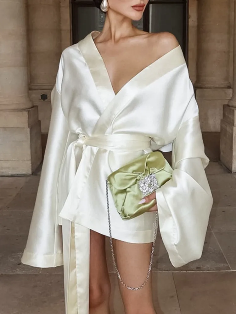 เดรสยาวแขนยาวผ้าซาตินสีพื้นสไตล์เซ็กซี่หลวมๆ แต่งเชือกผูก คอวี ดีไซน์หรูหรา เหมาะสำหรับใส่ไปทำงาน กระโปรงมินิสเกิร์ตแฟชั่นผู้หญิง