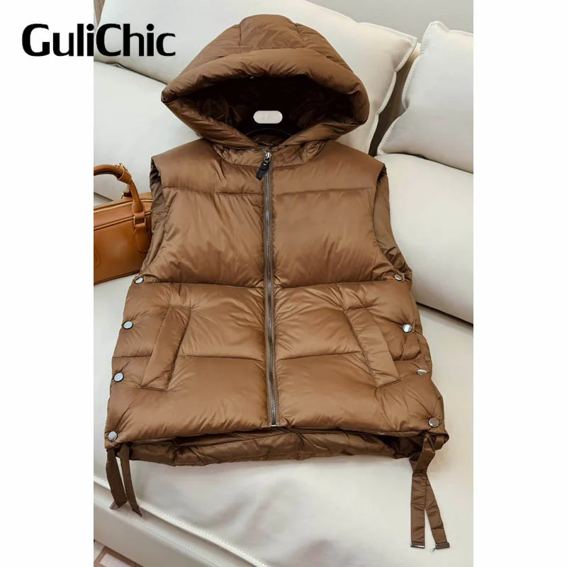 

9.19 GuliChic Women's Fashion 90% White Goose Down Keep Warm Vest Side Button Design Sleeveless Hooded Zip Jacket Coat