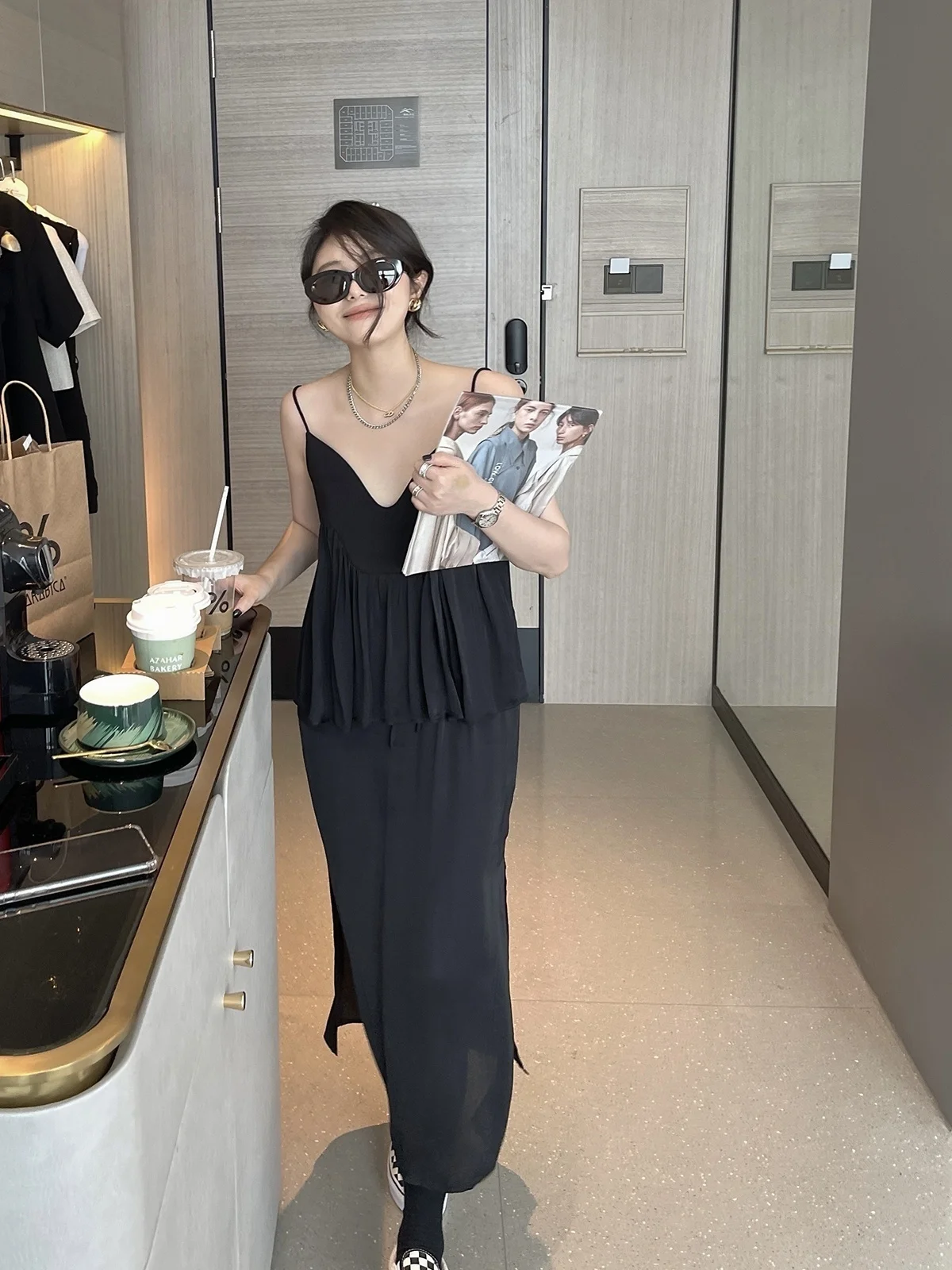 

Black Satin Strap Set Women's High Waist Slimming Split Half Skirt Two Piece Set Summer Fashion Ensemble