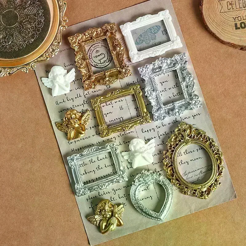 4Pcs Retro Baroque Resin Simulation Mini Relief Small Photo Frame European Picture Frame Exquisite Relief Dollhouse Ornament