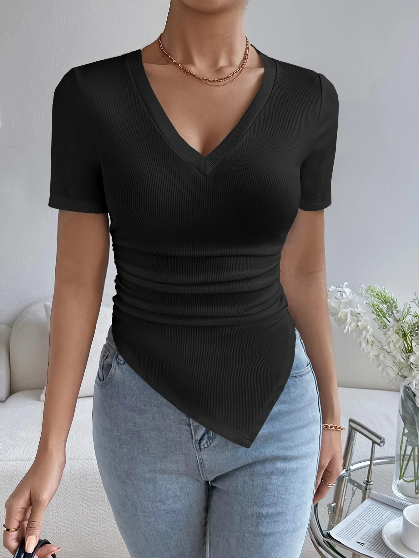 Sweet and Spicy Summer New Women\'s Short sleeved V-neck T-shirt with Wrinkles, Slim Fit, Irregular Top, Black