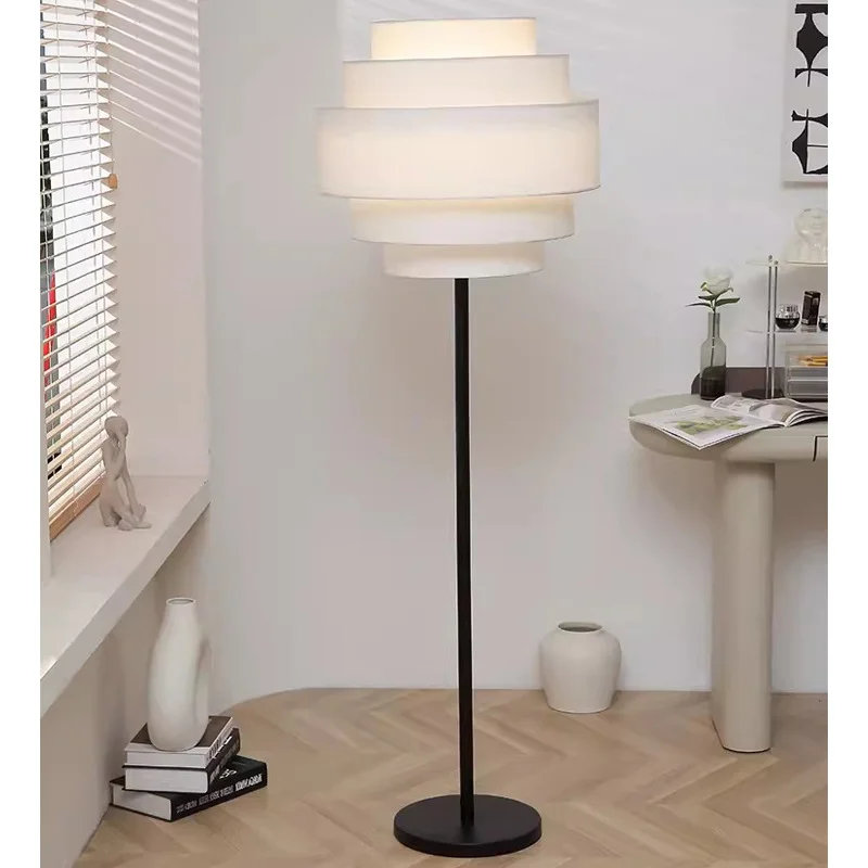 Japanese Personality Rattan Floor Lamp Retro Vertical Standing Lamp Modern Living Room Sofa Study Bedroom Bedside Floor Lamp