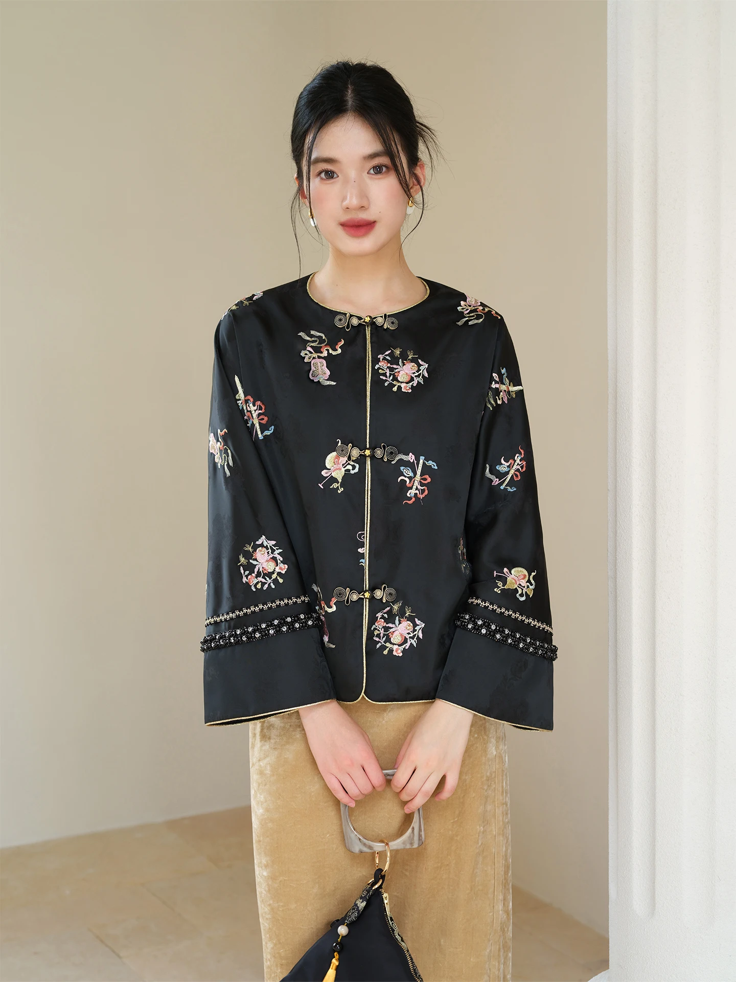 

Женская вышитая китайская блузка Ele: новая весенняя модель в стиле ретро, на пуговицах, с круглым вырезом, длинными рукавами, укороченная