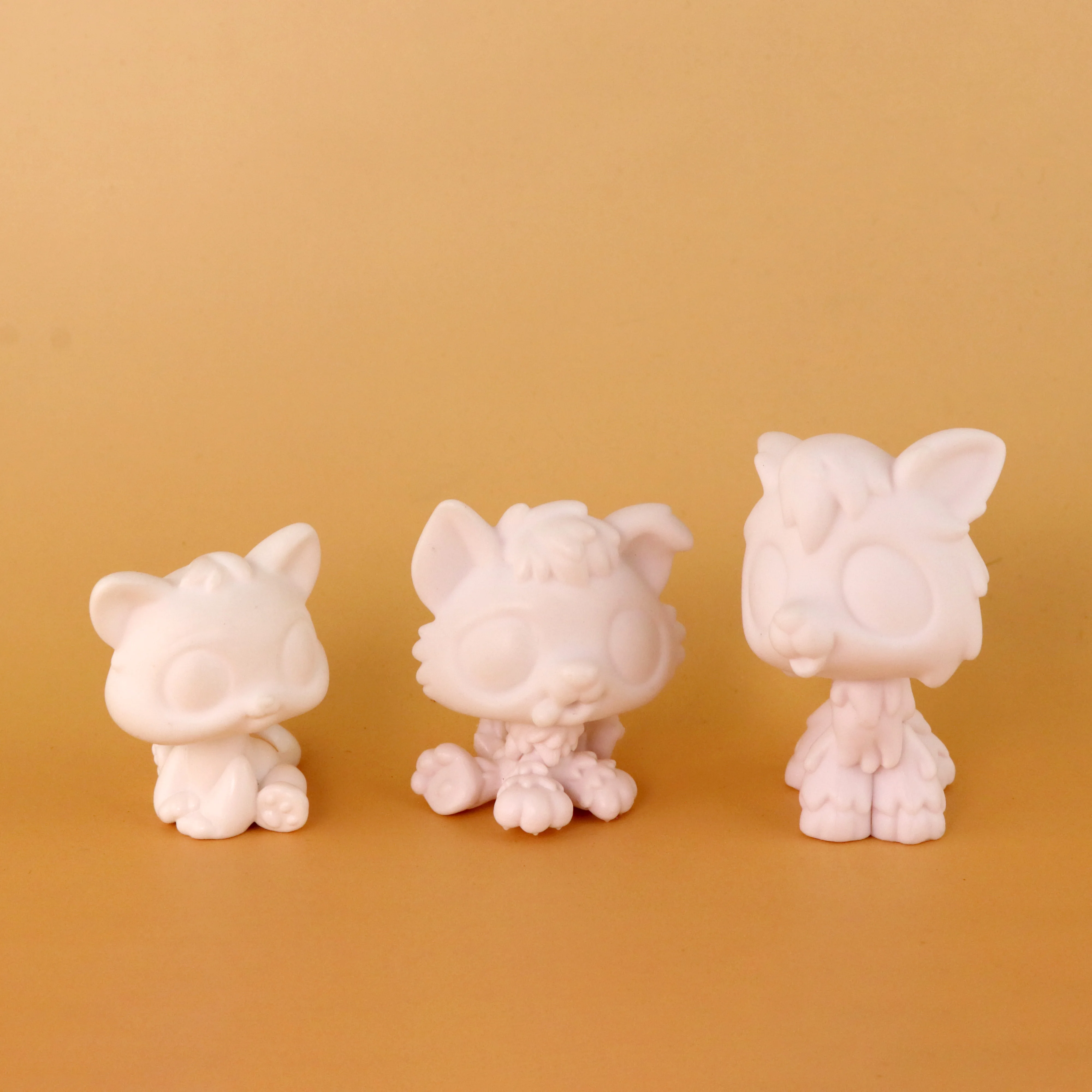

﻿ 3pcs lps Minilpsshop Rare Animal White Base Kitten Wolf Baby Husky DIY Paint Parent Toys Sending Boys and Girls Gifts