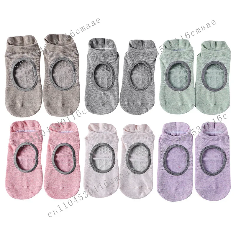 2025 new autumn and winter yoga socks non-slip professional women Pilates socks sports wholesale floor socks silicone