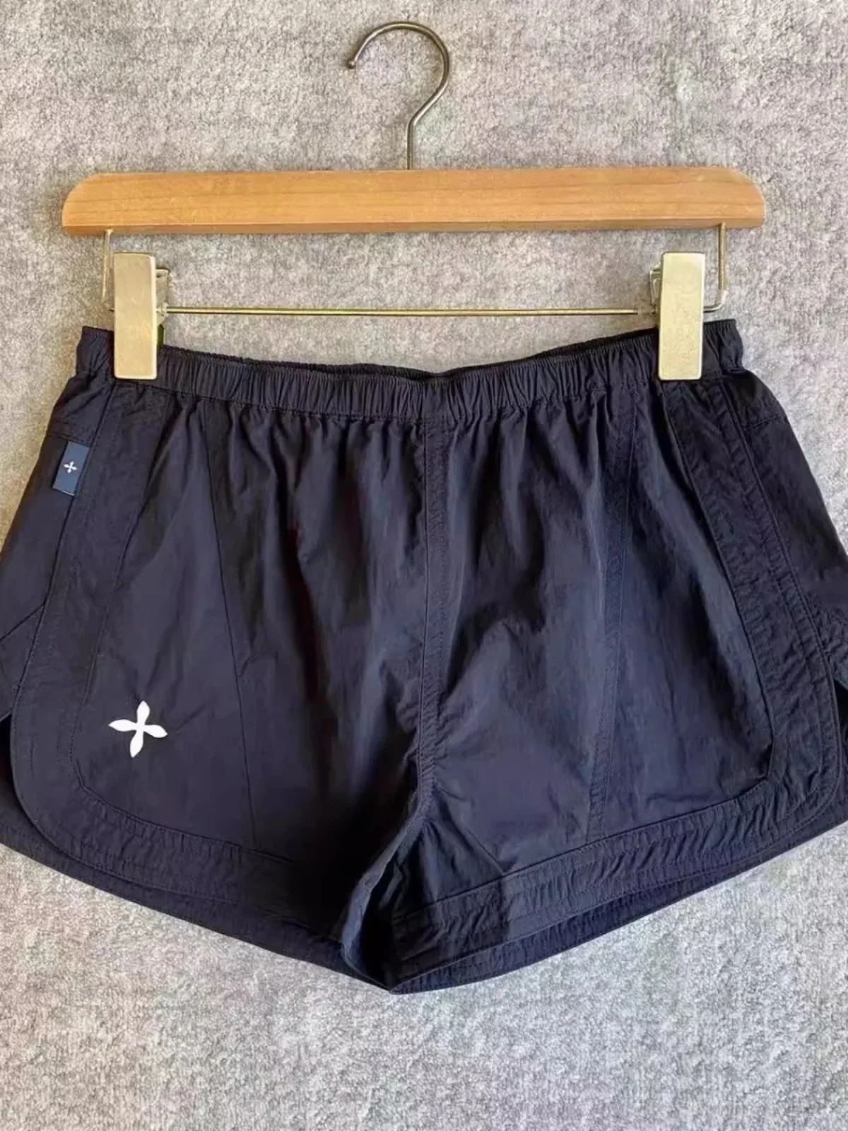 

Running Shorts Embroidered Snake Alloy Wide Leg Three-quarter Length Women's Casual Sports Pants High Waist Summer New Style