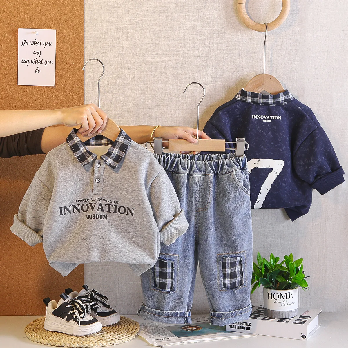 

Комплекты одежды для мальчиков Весна-Осень 2026: Детские рубашки поло, толстовки, джинсовые брюки, повседневный костюм из 2 предметов для малышей, спортивные костюмы для детей 3-4 лет