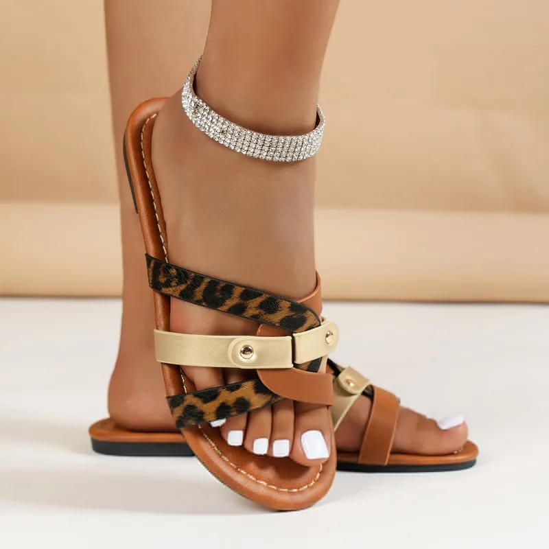 أحذية السيدات 2024 رائجة البيع اللمحة تو النعال النسائية موضة ليوبارد طباعة النعال اليومية المرأة الصيف حجم كبير نعال مسطحة