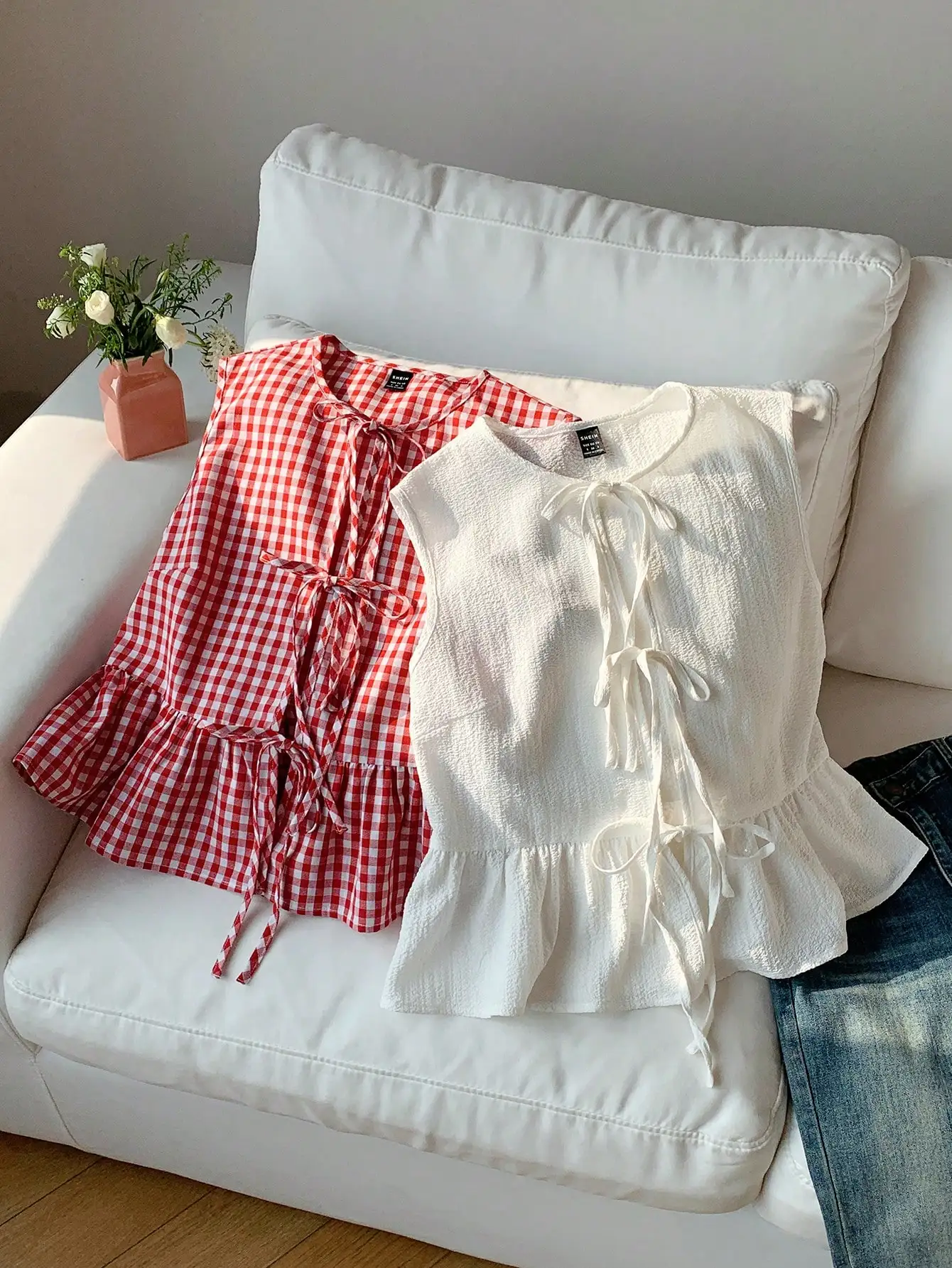 

Женские летние блузки без рукавов с пэплумом и завязками спереди, 2 шт., красный гингем и белый цвет.