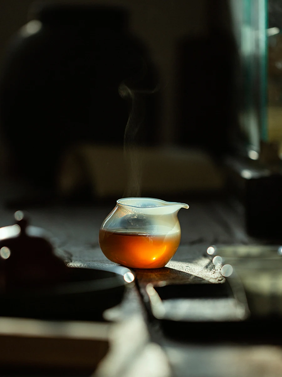 

Handblown Pure Glass Bird Public Cup Small Capaci Tea Sea Eight Mountains Man Chi Gong Tool Handmade Artisanal Tea Accories