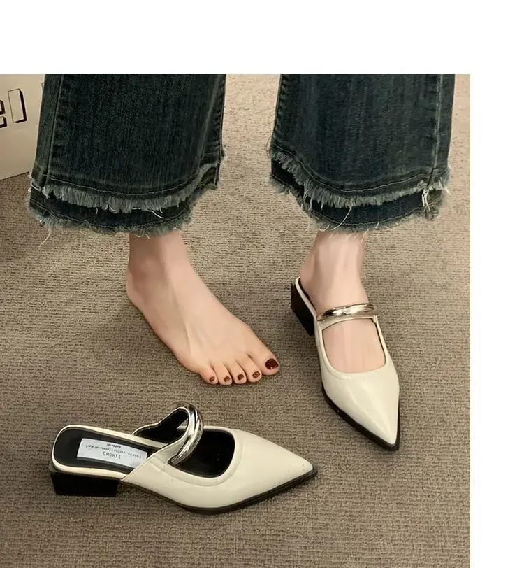 2026 Neue Damen-Cover-Toe-Mules mit Metallverzierung, dicker Absatz, bequeme Street-Style-Slipper – Detail 16