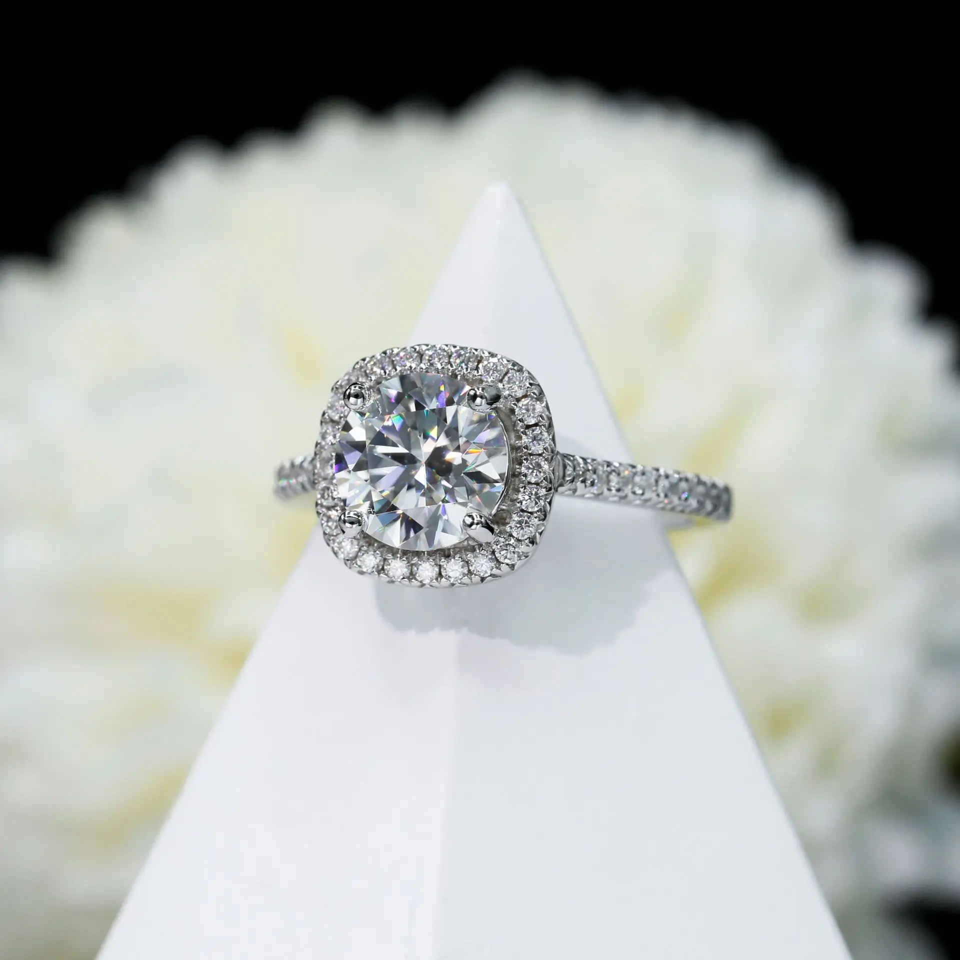 

Модное кольцо с муассанитом из серебра 925 пробы с дизайном Halo, изысканное женское обручальное кольцо с муассанитом на палец, вечность