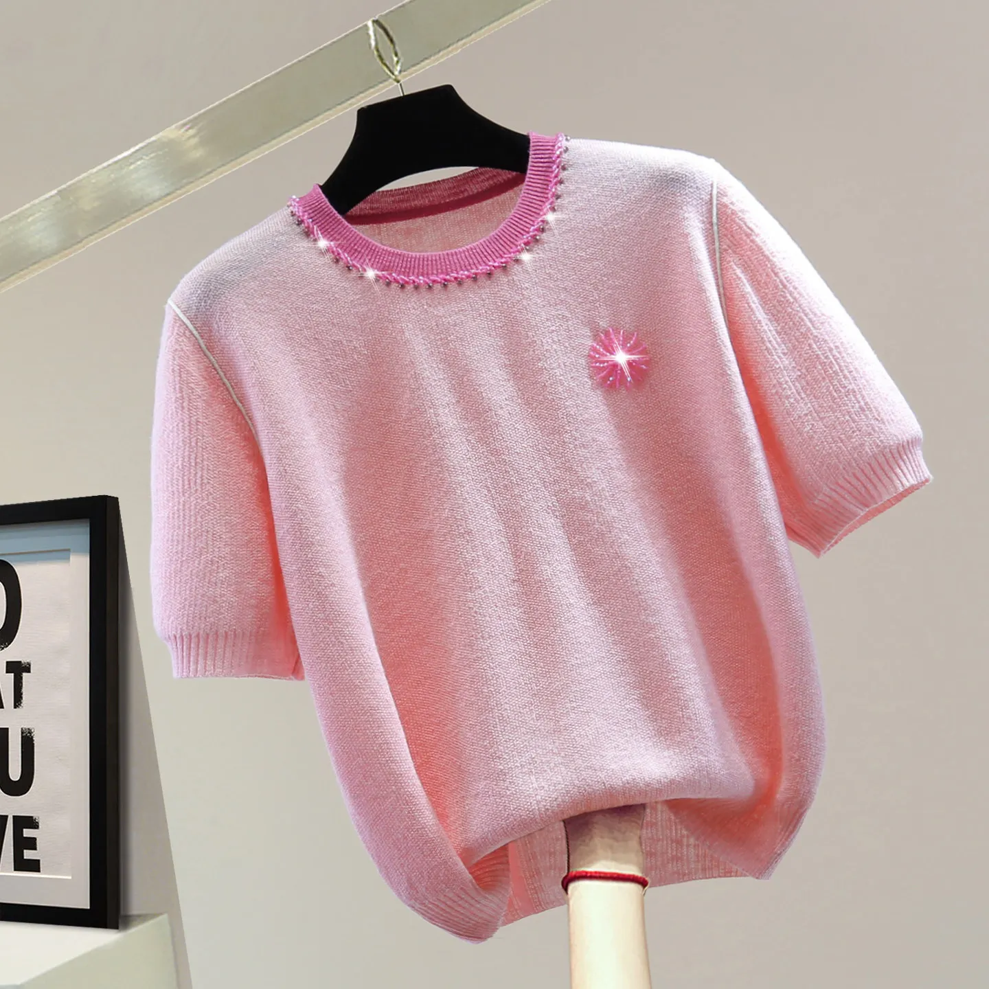 

Футболка с круглым вырезом из ледяного шелка, летняя коллекция 2026, утягивающая, с тяжелой отделкой стразами и бисером, женский трикотажный топ с коротким рукавом