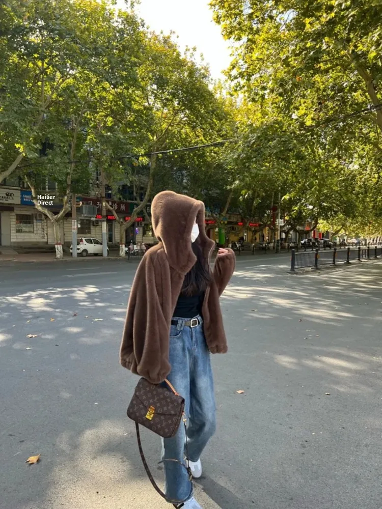 2025 nuevo abrigo de piel Thiened de longitud media para mujer, ropa de abrigo de invierno ecológica de cuero y piel intercondicionada para siesta suave