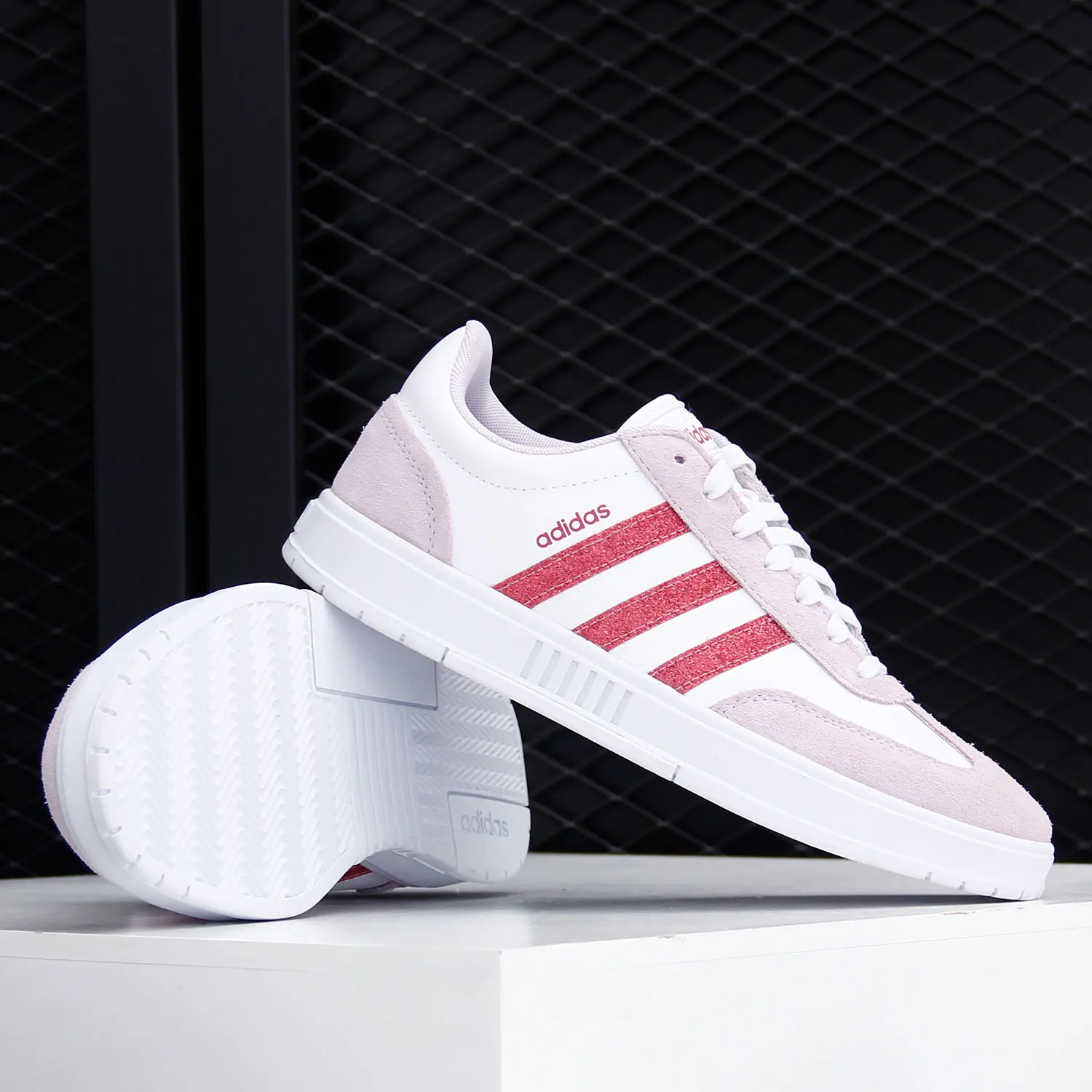 

Женские зимние легкие повседневные кроссовки Adidas NEO GRADAS FX9125