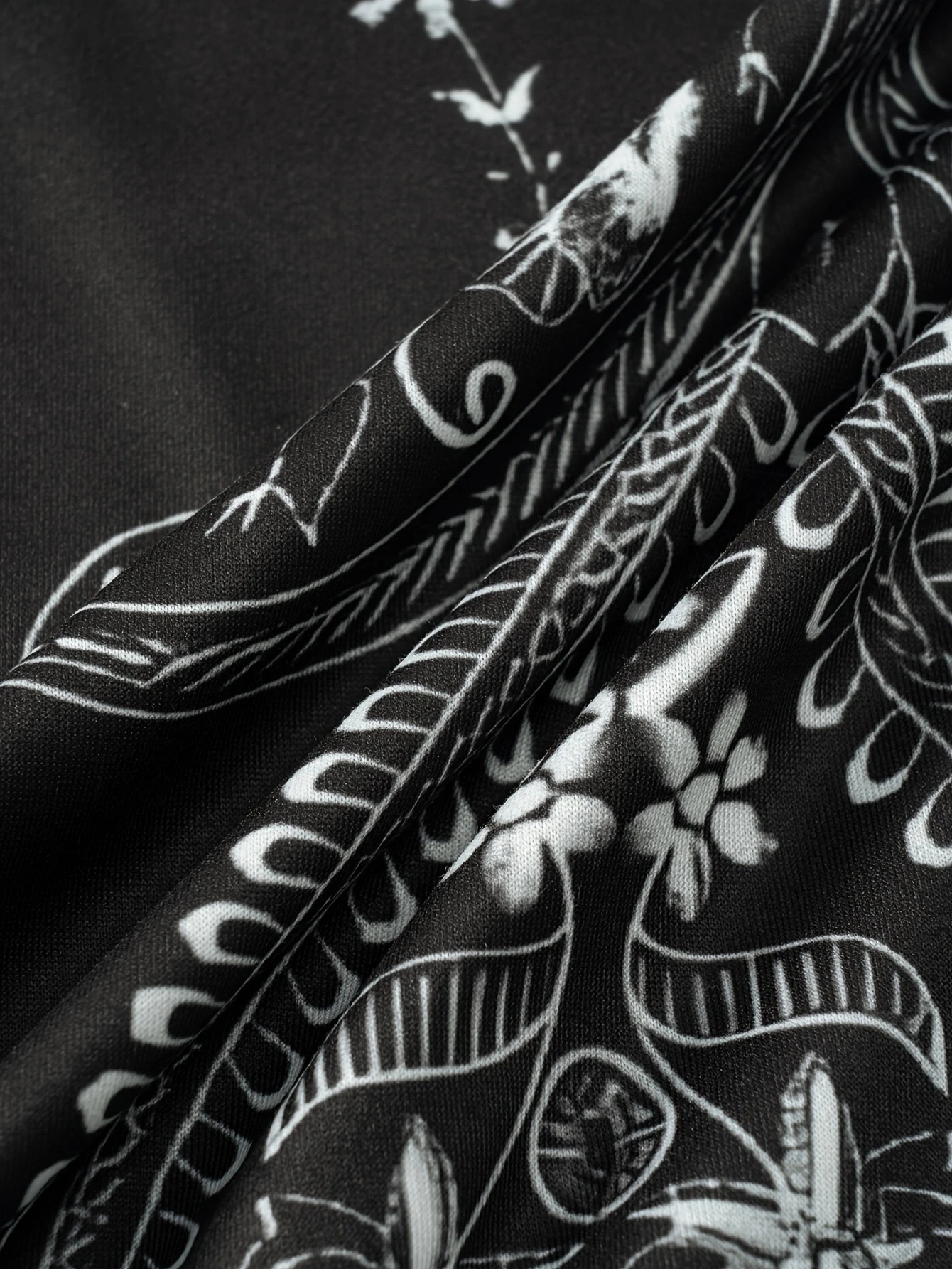 Printed Design summer vacation style Black And White Paisley Pattern pattern content round neck spaghetti strap dress view 4