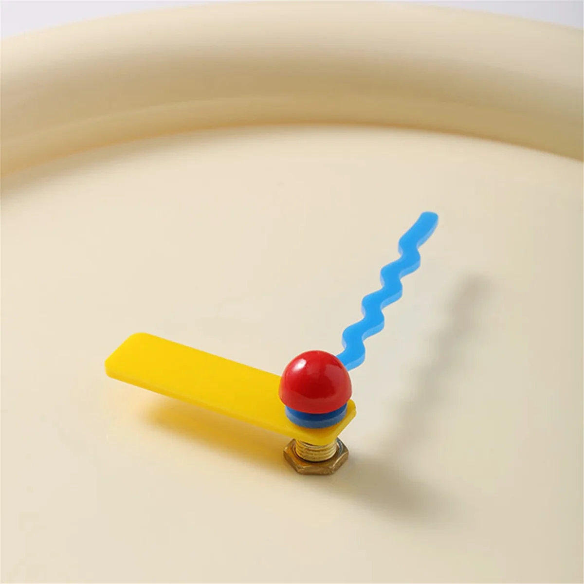 Y31A Soporte para reloj montado en la pared Relojes de estilo cremoso Decoración del hogar Decoración de pared silenciosa de escritorio Decoración de pared para el hogar Reloj de pared A