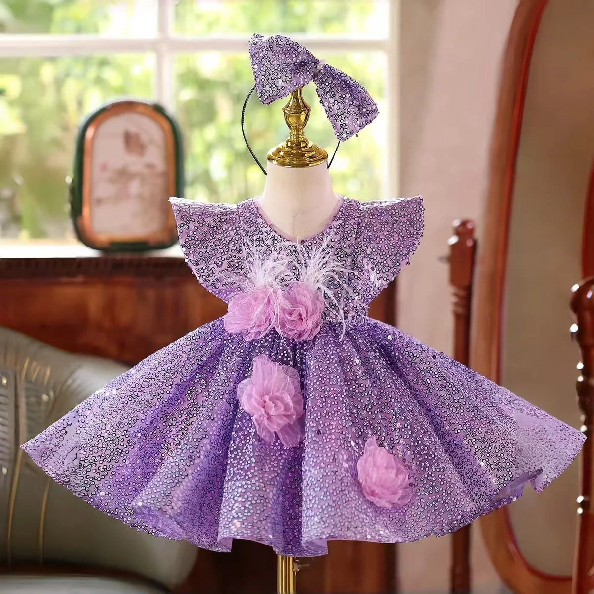 Jill Wish J598 Abito da ragazza di fiore viola Fiori fatti a mano Piume Lunghezza al ginocchio Principessa Bambini Matrimonio Compleanno Festa Abito formale