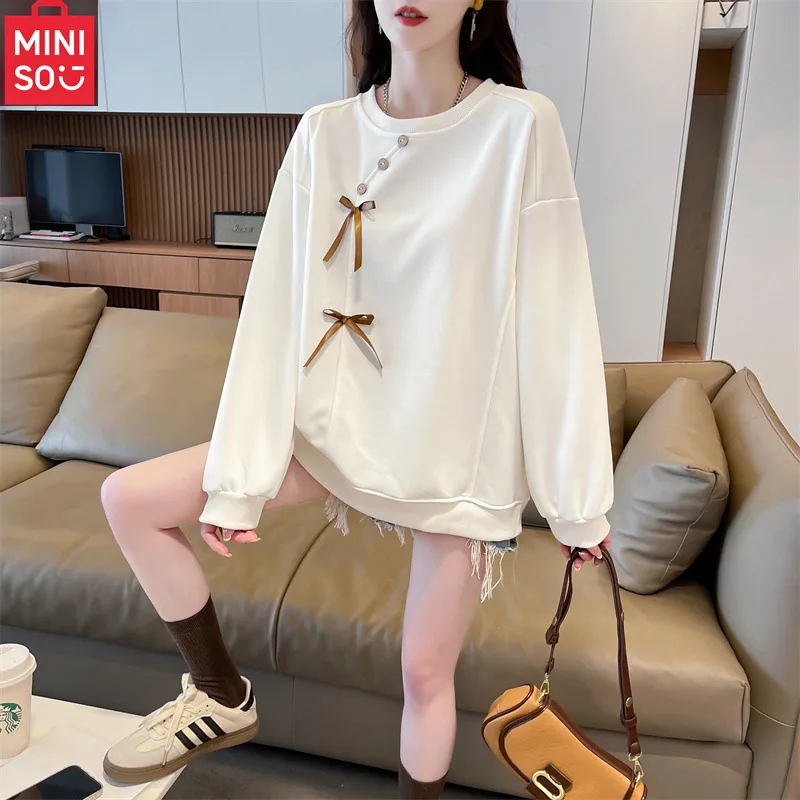 سترة نسائية بغطاء للرأس جديدة من MINISO فضفاضة ومتعددة الاستخدامات للربيع والخريف ورقبة دائرية رفيعة وأكمام طويلة #1