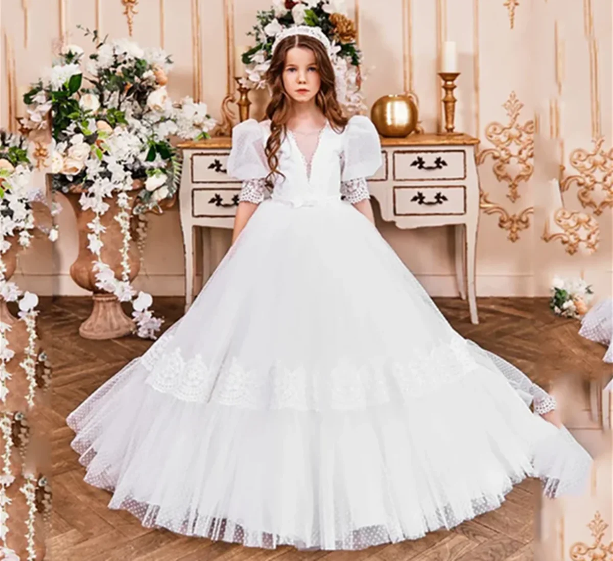

Lvory Tulle Girl Prom Gowns V Neck Puff Short Sleeves Birthday Party Dress Sweap Train Princess Flowers Dress Customized