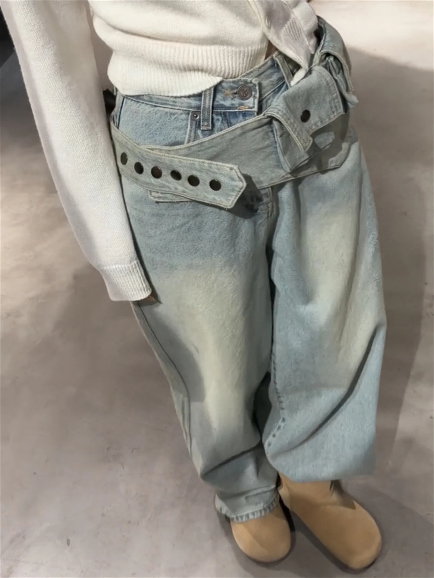 Women's Light Wash Oversized Loose Jeans Distressed Vintage Streetwear Casual Wide Leg Denim Pants For Ladies