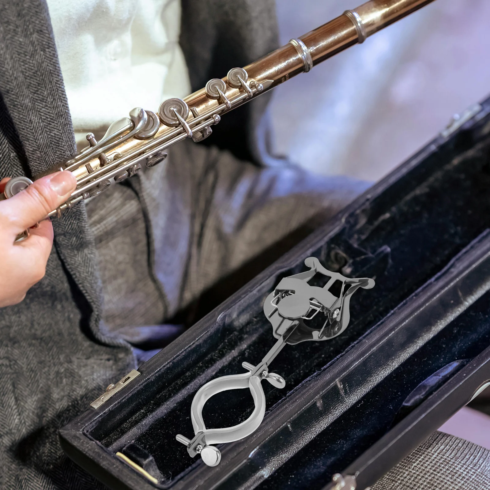 

Sheet Music Clip Clarinet Marching Band Holder Lyre for Alto Saxophone Small Attachment Accessories Black Stand